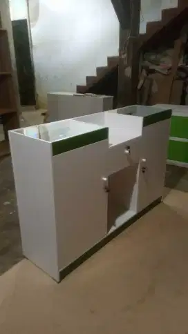 Meja EtaLase ukuran Jumbo