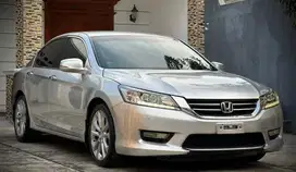 Honda Accord V-TIL 2014