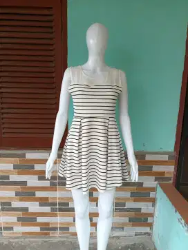 DRESS MOTIF SALUR