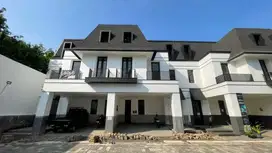 Dijual rumah di pondok indah jakarta selatan