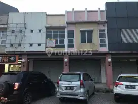 DI JUAL 1 UNIT RUKO 2,5 LANTAI PINGGIR JALAN RAYA (RUKO GRAND KALIMAS)