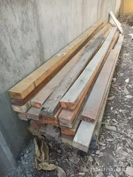 Kayu balok meranti bekas uk 6*12 ( per lonjor panjang 3 meter an )