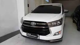 Toyota Innova 2.4 Venturer Diesel A/T 2018