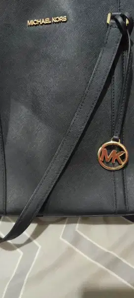 MK Sady Medium Topsize Tote Black, Original, Kondisi 95% Bagus