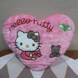 Boneka Bantal Hello Kitty (44 cm x 35 cm)