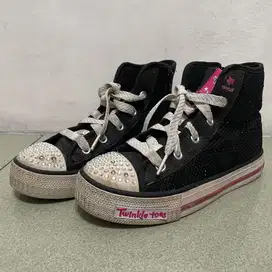 Sepatu Skechers Size 34