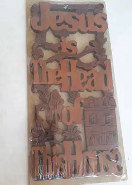 Plakat Kayu ornament Jesus is The Head of This House (A-512)
