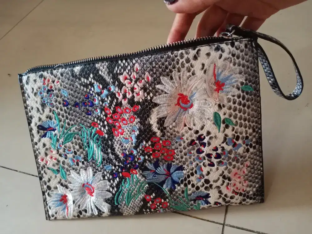 Clutch tangan Mango authentic