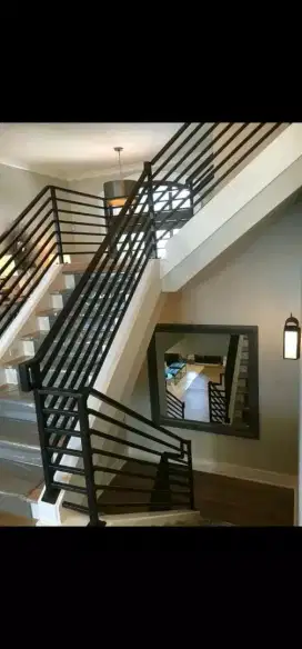 Reling tangga dan pagar balkon minimalis bikin aman dan tangga nyaman