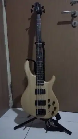 Cort dlx as opn 4 strings bass