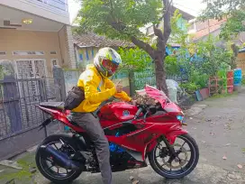 Suzuki GSX r150 merah 2017 km dibawah 10 k full paper siap gas
