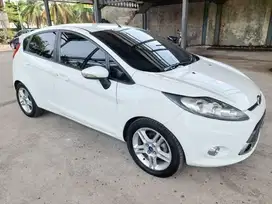 FORD FIESTA 1.6 SPORT MATIC 2011 83jt KM 81rb PUTIH