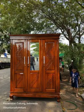 Lemari pakaian pintu 3 jati
