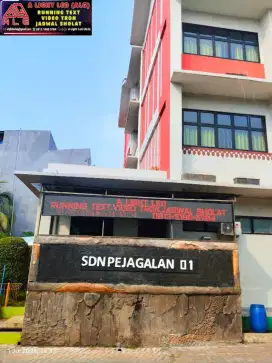 running text warna merah panjang