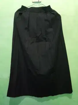 Rok sekolah merk seragam