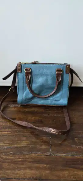 tas biru fossil pl