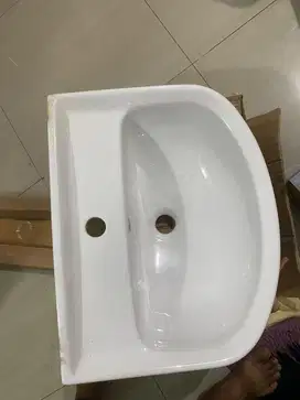 Wastafel toto baru