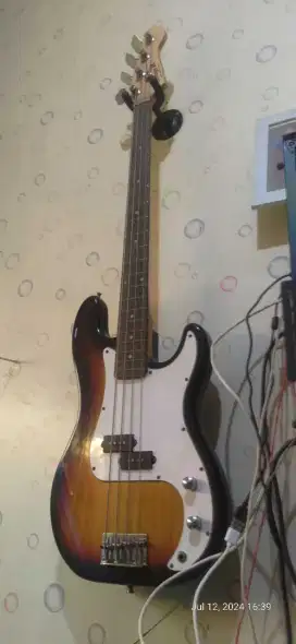 Gitar Bass Stinger (Tidak Nego)