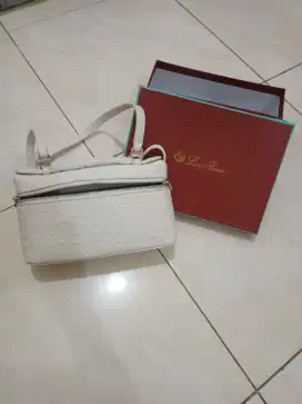 Tas LORO totol warna putih