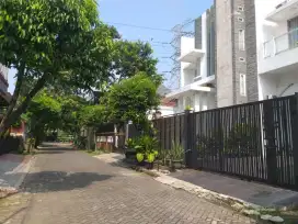 Di Jual Cepat Rumah Ada Private Pool 
Di Kemang Pratama, Bekasi