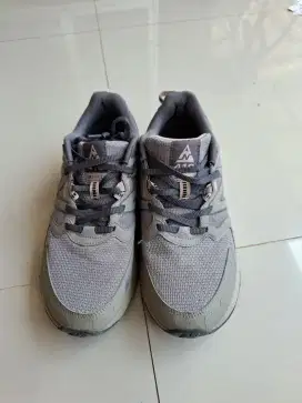 Sepatu New Balance 410