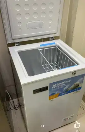 Frezzer modena kecil