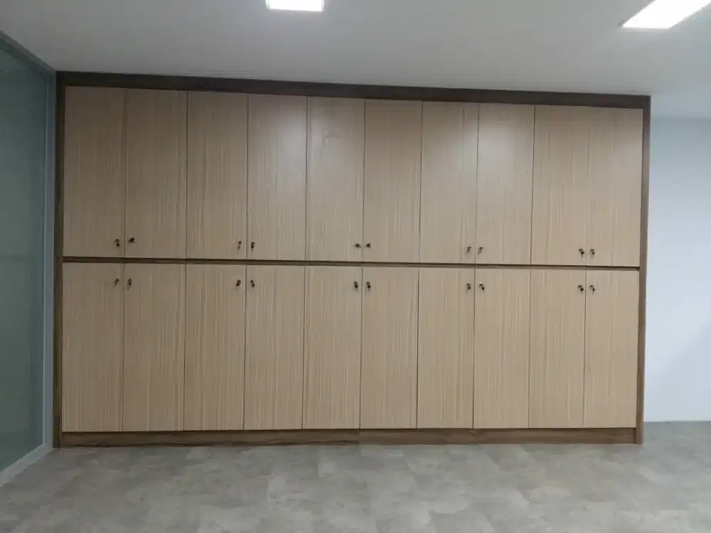 Lemari Pakaian  - semi antik