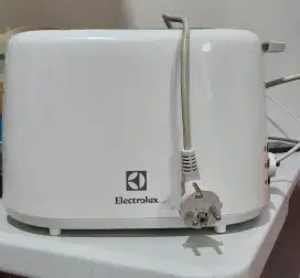 Toaster (Pemanggang Roti) Electrolux ETS1303W
