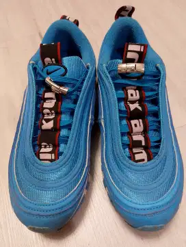 Sepatu pria Nike