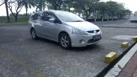 Mobil Grandis mulus mewah  low km