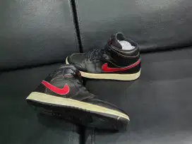 Sepatu Second Aj1/Air Joardan 1 Retro Black Team Red