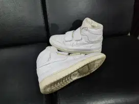 Sepatu Second Thrifting AJ1/Air Jordan 1 High Double Strap tripel whit