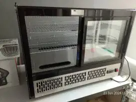 Dijual Refrigerating Showcase