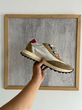 Second/ Bekas Off White Men Arrow Colorblock Sneakers
