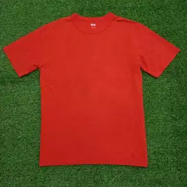 Kaos UNIQLO orange