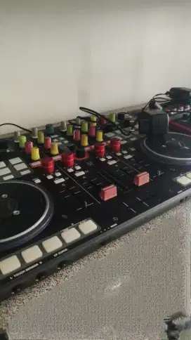 Controller dj vestac vci400 untuk dj