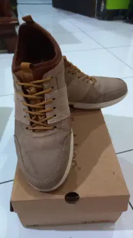 Sepatu kulit Jim Joker