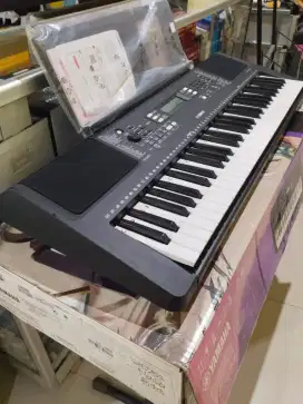 Keyboard Yamaha psr e373