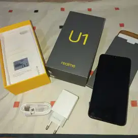 Realme U1 (Ambitious Black) 4/64gb Fullset