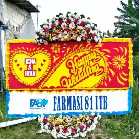 Rayakan Pernikahan dengan Bunga Papan Happy Wedding, Kirim Cepat