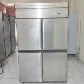 Upright Chiller 4 Door Gea Berbagai Macam Ukuran ( Kredit)