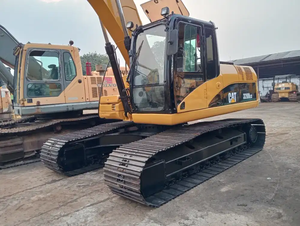 EXCAVATOR LONG ARM 2012 CATERPILLAR 320D LC