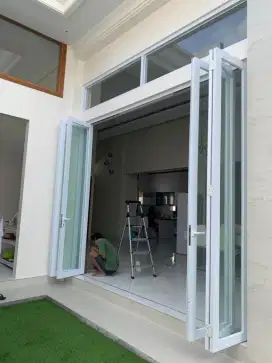 PINTU LIPAT ALUMUNIUM KACA