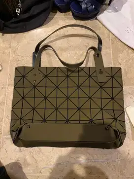 Baobao Issey Miyake Lucent Tote Bag Army with Zipper