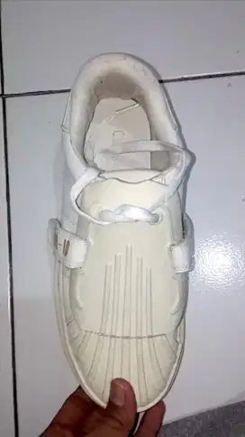 Sepatu Snekears Dori