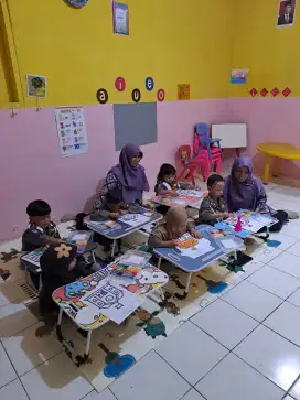 guru pendamping kelas/operator sekolah