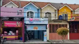 Dicari segera 1 lagi karyawan Pegawai Kasir Gosok Setrika Laundry