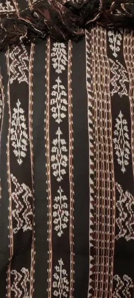 Kain tenun asli lombok Hitam