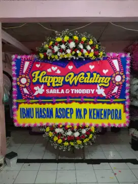 Ucapan Happy Wedding dengan Bunga Papan Indah, Kirim Cepat