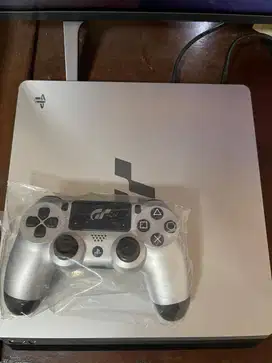 Di Jual PS4 GT Edition